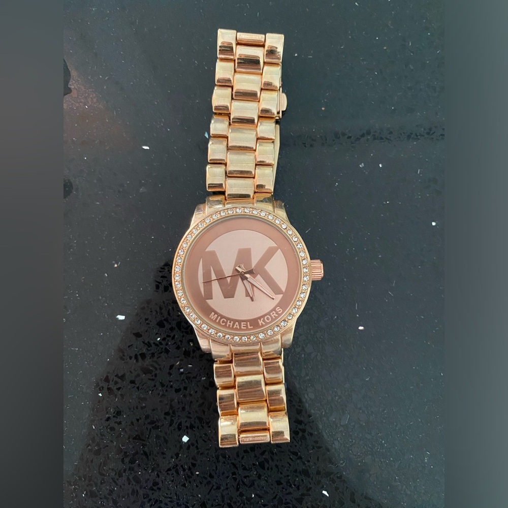 BRAND NEW MICHAEL KORS ROSE GOLD WATCH WOMENS